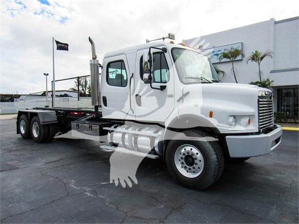 2007 BUSINESS CLASS M2 106 FREIGHTLINER - image 2 of 6