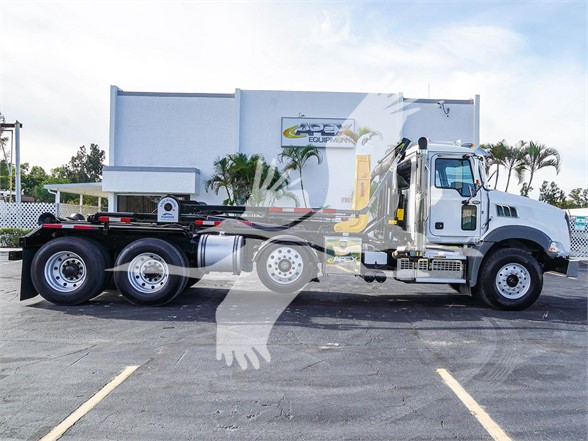 2019 GRANITE 64BR MACK - image 3 of 6