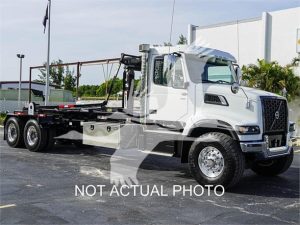 2025 VOLVO VHD64F400 9012733308