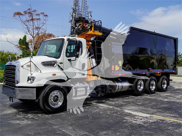 2025 114SD FREIGHTLINER - image 2 of 6