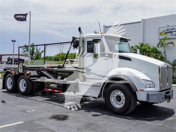 2023 T880 KENWORTH - image 1 of 6