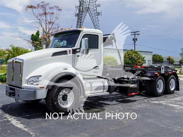 2023 T880 KENWORTH - image 2 of 6