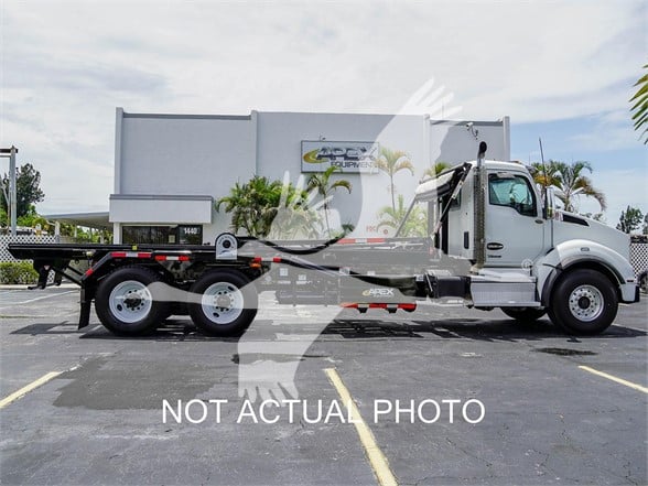 2023 T880 KENWORTH - image 3 of 6