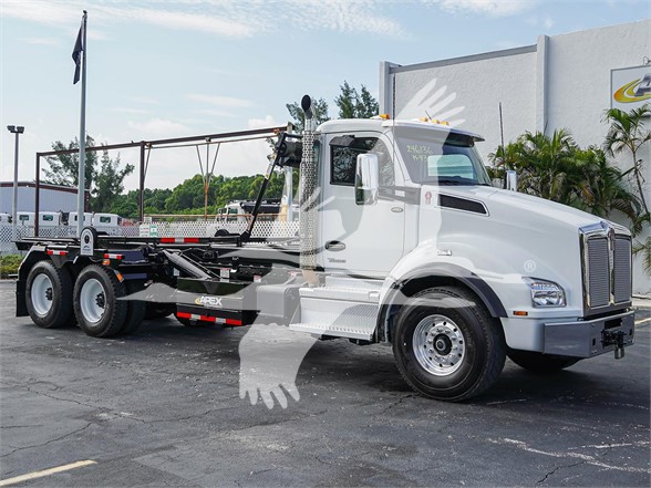 2023 T880 KENWORTH - image 1 of 6