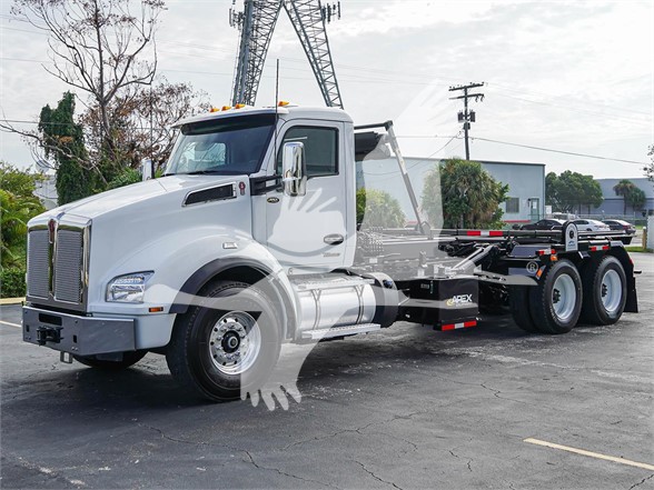 2023 T880 KENWORTH - image 2 of 6