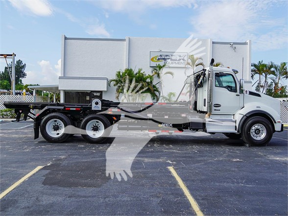 2023 T880 KENWORTH - image 3 of 6