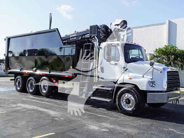 2025 114SD FREIGHTLINER - image 1 of 6