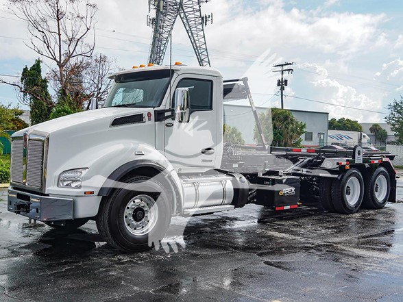 2023 T880 KENWORTH - image 2 of 6