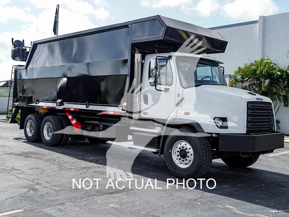 2016 114SD FREIGHTLINER - image 1 of 1