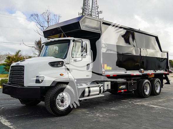 2016 114SD FREIGHTLINER - image 2 of 6